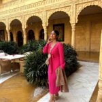 Navya Nair Instagram - Love anyways 💕 Happy Valentine's Day .. @jaisalmer #suryagarhjaisalmer