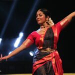 Navya Nair Instagram - Pics from recent show at trivandrum ... @regattatvm at 50 . Thank you Regatta Girija teacher .. Pic by @rajesh_uddiran.. Vocal @bhagya_92 Mridangam @prabaljithkb Veena @dharma_theerthan Nattuvangam @kalamandalamkarthika Flute @vinodchandramenon Make up @rajeev #performers #bharatanatyam #stage #lovefordance #tanjavurbani #happiness