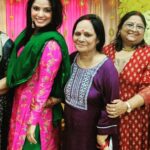 Neetu Chandra Instagram - Last evening in #patna for a family function 🙏❤️😊 #family #chacha #chachi #bua #phuphaji #bhabhiji #bhaiya #familyphoto #familyfirst #Bihar 🙏❤️ Patna, India