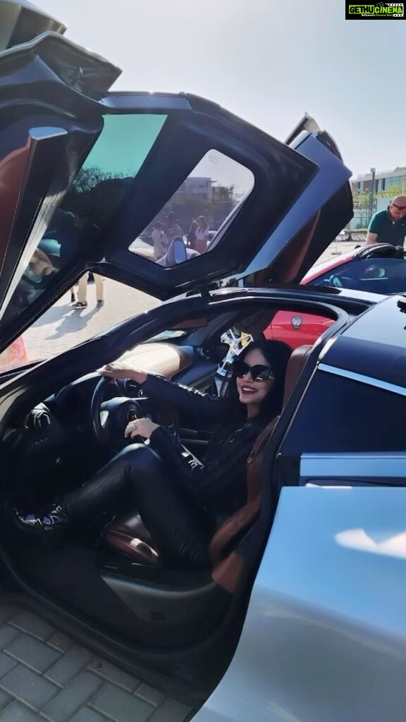 Neetu Chandra Instagram - All about the Dubai car rally with @vandanasajnaniofficial #fashion #dubai #carlovers #rally #carrally #style