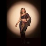 Neha Bhasin Instagram - I like shinning in the spotlight 🌟 #nehabhasin
