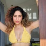 Neha Bhasin Instagram - Raising the temperature before I take a cool dip in the pool.. #nehabhasin #liveandletlive