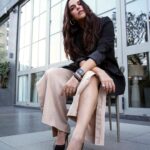 Neha Dhupia Instagram - Ab mid riff shots ke liye throwback ki zaroorat nahi padegi … woh wali khushi … #iykyk 😛😍 . . . . . . . @nike @louboutinworld @ayeshakhanna20 @vibhagusain @thakkerrishi @siddhantnarayan @kapilcharaniya @riseindia