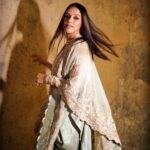 Neha Dhupia Instagram - Silver dust - moon shine and all things fine ✨ . . . . . . . . In @anamikakhanna.in @thevisheshkhanna @anmoljewellers By @ayeshakhanna20 Muah @hridadeepakmakeupandhair 📸 @kapilcharaniya