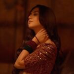 Neha Kakkar Instagram - This song….. and the way it’s been sung.. Goosebumps!!!!! ♥️🙌🏼 #Meherbaan Out Now @tonykakkar @sonukakkarofficial @abhijeetmusic @alygoni @reem_sameer8 #amjadbagadwa @aakashrijia @kakkarmusicfactory @runalib @yo24entertainment @abhay_r_kriti @amitkridey @ingroovesindia #tonykakkar #reemshaikh #alygoni #sonukakkar #Meherbaan