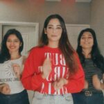 Neha Saxena Instagram – Merry Christmas 🎄🤶
.
.
.
#wethree #christmas #instareels 
#saxenasisters #nehasaxena