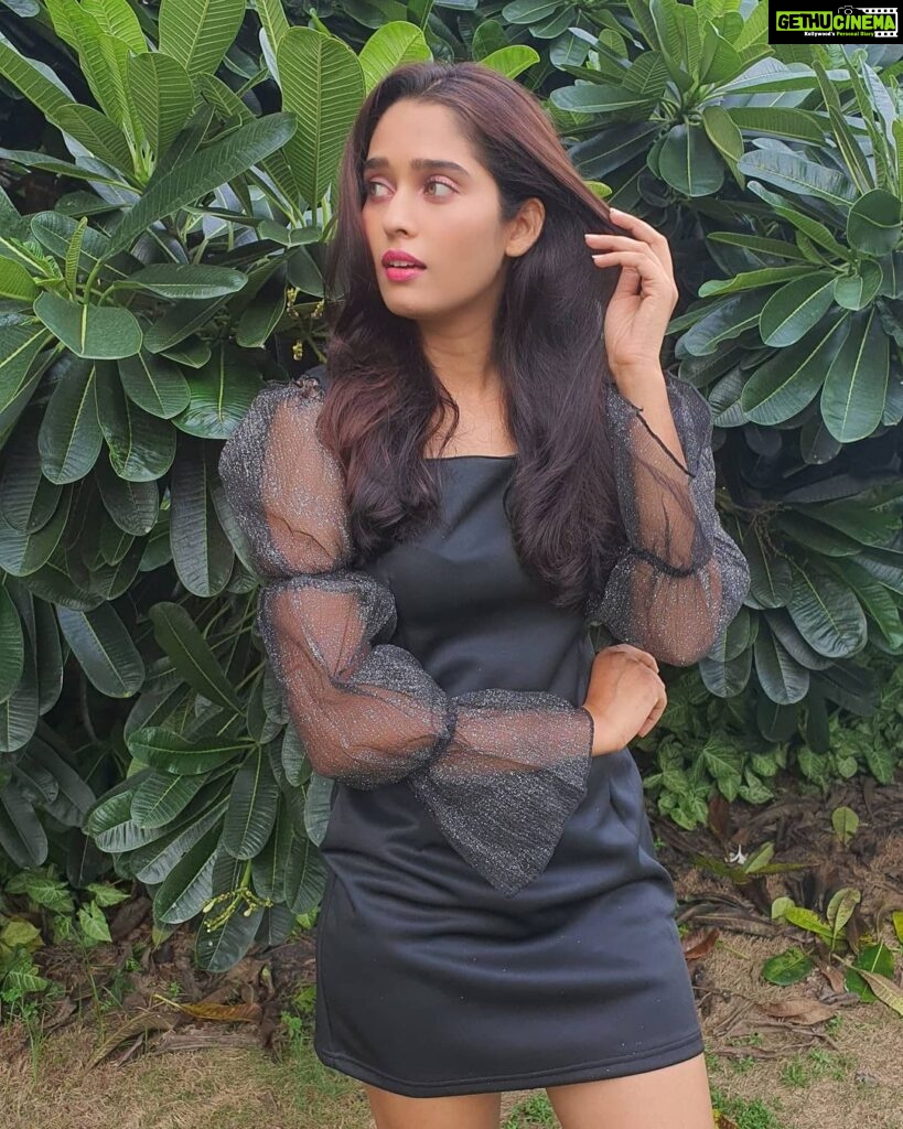 Neha Saxena Instagram - In love with this black dress with dramatic sleeves by @lepiton_fashion // Check out their collection on www.lepiton.com for some amazing stuff💁🏻‍♀️🌼