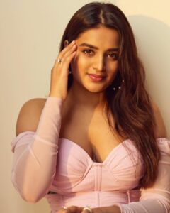 Nidhhi Agerwal Thumbnail - 1.1 Million Likes - Top Liked Instagram Posts and Photos