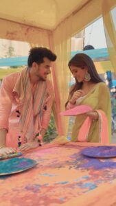 Nidhi Shah Instagram - Chaahe tu maane,
Chaahe na maane 🥸
.
.
What are your plans for holi? 🎨
@nidz_20 
#SaJal #Paridhi #SamarShah #Kinjal #Anupama #Holi #OnSet