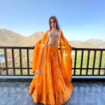 Nidhi Shah Instagram - This colour is everything 🧡 . . Wearing- @arpitamehtaofficial Udaipur - The City of Lakes