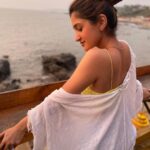 Nidhi Shah Instagram - These are the golden days ✨🏝
