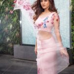 Nidhi Shah Instagram - Be the wind that wont behave 💕 . . . Shoot for @fablookmagazine magazine Styled by @milliarora7777 Mua @sapnachugh1 Hair @monashairandbeauty Wearing @shopmodernaari Jewels @sonisapphire Rings @inaya_jewelry Shot by @artographybysagar Assisted by @pratikmadan.photo Location @invisiblegastronomybar Fablook pr @akshat_gutgutia