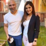 Nidhi Shah Instagram - As actors we are known for the characters we portray. We live them, you guys relate to them, even fall in love with them. But not many know the minds who develop these characters and make them relatable. The man who writes the dialogues for our show Anupamaa 😍 Thank you @divy0102 for writing Kinjal and for making her so likeable. You’re a magician ✨🤗 glad to meet you 😊 Film City