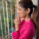 Nidhi Shah Instagram - Do it with all your heart 🌸 . . Happy new year everyone 💫🪔✨ #festivevibes #diwali2021 🪔✨❤️ . . 👠 - @fizzygoblet