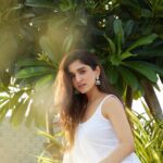 Nidhi Shah Instagram - For the love of white 🤍 . . . Wearing - @tilohri.india 📸 - @theguywithacanon