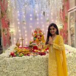 Nidhi Shah Instagram - Happy Ganesh Ustav to all of you ✨ Take time out to spend time with your loved ones during these festivities. May Bappa shower everyone with his blessings. 🙏 ganpati bappa morya 😍
