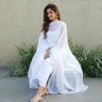Nidhi Shah Instagram - For the love of white 🤍 . . . Wearing - @tilohri.india 📸 - @theguywithacanon
