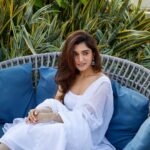 Nidhi Shah Instagram - For the love of white 🤍 . . . Wearing - @tilohri.india 📸 - @theguywithacanon