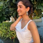 Nidhi Shah Instagram - For the love of white 🤍 . . . Wearing - @tilohri.india 📸 - @theguywithacanon