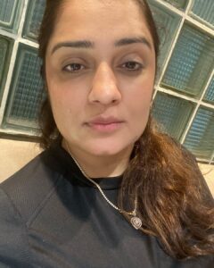 Nikita Thukral Instagram - Post workout goal. Time to get back in shape count down begins. 😍🤣💛