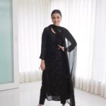 Nisha Agarwal Instagram - Quintessential Laal Ghagra!! It’s red yet it’s simple and stunning. Super easy to style and carry this one totally has my ❤️ Wearing; Outfit 1 @inaayatbysugandha Outfit 2 @gopivaiddesigns Jewelry @vandalsworld_unofficial #weddingseason #indianweddingwear #indianfestivewear #indianoutfit #indianwedding #indianoutfit #indianwedding