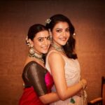 Nisha Agarwal Instagram - And from every time we have a photographer around.. we get sister pictures ❤️ @kajalaggarwalofficial 😘 📸 @tejasnerurkarr