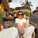 Niti Taylor Instagram - Here comes the sun🌼👒 #vacation #bebacknever#goa #besttrip #sun #vacationstateofmind #tanned#vacay