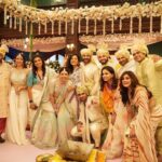 Niti Taylor Instagram - Bade achhe lagte hain♥️ @hitentejwani @tuhinaavohra @poojabanerjeee @alefiakapadia @abhinavabu @leenesh_mattoo @iaanchalkhurana @ajay.nagrath @roshankapoorrr @devashishofficial9 @ritu_official_now @jitenokewal