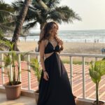 Niti Taylor Instagram - Here comes the sun🌼👒 #vacation #bebacknever#goa #besttrip #sun #vacationstateofmind #tanned#vacay