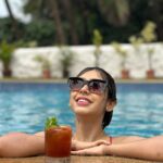 Niti Taylor Instagram - In my element🏝️🙅🏻‍♀️ Tan in progress #poolday #soakinthesun#waterbaby