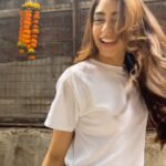 Niti Taylor Instagram - The most beautiful people wear their hearts on their sleeves, and their soul in their smiles!_ 🧡✨ _A beautiful soul is rare, but you know it when you see it - basically because you feel good, very good, when you are with them.🫶🏻 #reelsinstagram #reelitfeelit #trendingreels #instagrareels #reels #reelsinstagram
