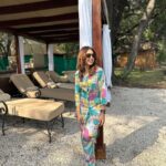 Niti Taylor Instagram - Life is not meant to be lived at one place.. Getting sun kissed in one of the most beautiful islands! 🛫 🏝️ 🌞 #africa #holidayinthewild #family#of#4.5M Outfit: @athenalifestyle.in Styling: @styling.your.soul Brand Pr: @socialpinnaclepr