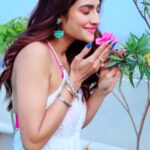 Nusrat Jahan Instagram - তুই মিশে যা আমার কল্পনায় ❤️