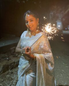 Pallavi Ramisetty Instagram - Happy diwali 🪔let's celebrate and spread 
🌟sparkles of pure joy..
✨lights of positivity....
💥Blast of heart full smiles...

#diwali #indianfestival #fesitivevibes #lights #positivity #peace #pallaviramisettyofficial