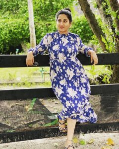 Pallavi Ramisetty Instagram - Happy sunday 😎

#sunday #shoot #papemajeevanajyothi #shootlife #🎥 #pallaviramisettyofficial #maldivespic #❤️