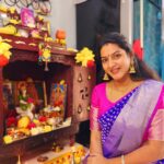 Pallavi Ramisetty Instagram - అందరికీ సంక్రాంతి శుభాకాంక్షలు🪁🪁🪁 🔥🌾🌾 Jhumkas @wear_nd_shine_jewelry Saree @cmrtelanganaofficial Blackbeads @rvdjewelsvij #happysankranti #2023