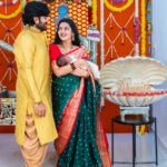 Pallavi Ramisetty Instagram - Hello to my extended family 😊 We named our little baby boy 'DHUVITH' 👶⭐️ Need all your best wishes and blessings 📸 @verendar_photography Name revealing shell @firstcradle Saree @varnitha_collections #21stday #namingceremony #babyboy #pallaviramisettyofficial #dileepkumar