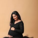 Pallavi Ramisetty Instagram - Life is full of Opportunities but Motherhood is a blessing, that may give birth to new possibilities ✨️ 🧿🤰 Photography by @kidsography_by_nikhil_ronald Makeup @makeup_by_poornima Dress @maternity_gowns_rent_hyderabad #maternityshoot #momtobe #babyontheway #motherhood #bestphaseoflife #instagood #pallaviramisettyofficial #onlygoodvibes