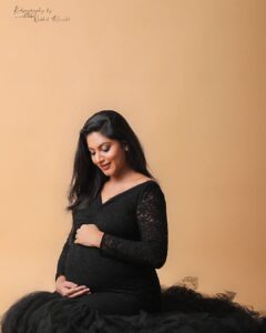 Pallavi Ramisetty Instagram - Life is full of Opportunities but Motherhood is a blessing, that may give birth to new possibilities ✨️ 🧿🤰

Photography by @kidsography_by_nikhil_ronald 
Makeup @makeup_by_poornima
Dress @maternity_gowns_rent_hyderabad

#maternityshoot #momtobe #babyontheway #motherhood #bestphaseoflife #instagood #pallaviramisettyofficial #onlygoodvibes