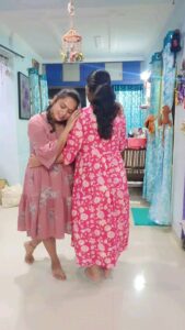 Pallavi Ramisetty Instagram - 🤗🤗🤗

#reelsoninstagram #reelswithfriends #tamjlsongs #pallaviramisettyofficial #dharanipriya_madhekar #💕 #stayhappy #stayhealthy #momtobe #happysunday