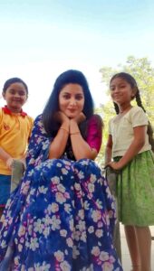 Pallavi Ramisetty Instagram - Wait for the end 😘
Blooper 😹

@sahasradarpalli
@aaradhya.n.chandra

#funnyblooper #reelswithcuties #funnyreel #reelsoninstagram #pallaviramisettyofficial #papemajeevanajyothi #Starmaa #