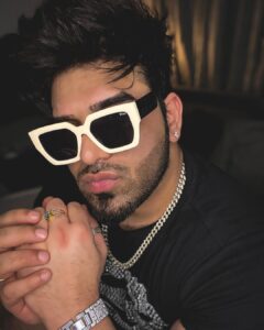 Paras Chhabra Instagram - 🫵😎
