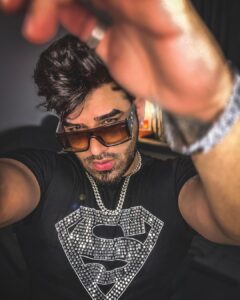 Paras Chhabra Instagram - 🫵😎