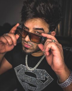 Paras Chhabra Instagram - 🫵😎