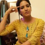 Pavani Reddy Instagram - From listening to our favourite Sid Sriram Songs 🎧 to mastering the perfect kolam, these are just a few things that make us Tamilians 💪🏻. However, it is our thick, long, and healthy hair that really defines us. The secret to my beautiful hair is regular oiling with Parachute Advansed Gold. It not only helped me with my daily hair care routine but also helped me retain my true Tamilian identity 😊 So, my Tam fam, try this trend out and tag me along with @parachute_advansed I would love to see what makes you a Tamilian. #ParachuteAdvansedGold #Haircare #Beauty #mykolam
