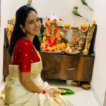 Pavani Reddy Instagram - Ganapathi Bappa Morya🙏🏻😇 May the mentor, protector & remover of obstacles enlighten your lives 😇 #ganesha #festival #happy #peace