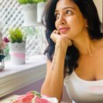 Pavani Reddy Instagram - ✌🌸 ђ𝕠Ｐⓔ ☺💛 PC : @anu_anushachowdary 🥰 #hope #smile #peace #good #day
