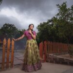 Pavani Reddy Instagram - Love for traditional ❤️❤️ PC : @visioneye_photography MUA : @poonamsbakshi Hair : @chinnahair_stylist Jewellery : @ratnagarba_jewellers_siriisha Dress Courtesy : @firstfragrance_designerstore Location : @mangowoodsserenity #traditional #love #photoshoot #style #photography #happy Umbrellastays
