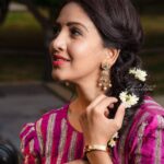 Pavani Reddy Instagram - Love For Traditional ❤️ PC : @visioneye_photography Jewellery : @ratnagarba_jewellers_siriisha 🤩 MUA : @poonamsbakshi 🤩 Hair : @chinnahair_stylist Dress Courtesy: @firstfragrance_designerstore Location: @mangowoodsserenity #photography #traditional #love #jewellery #designer #photoshoot #smile #fashion #picoftheday Umbrellastays
