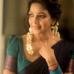 Pavani Reddy Instagram - 😊➡️ 📸 @camerasenthil 🥻 @ivalinmabia MUA @anjusartistry Shoot organised by @rrajeshananda